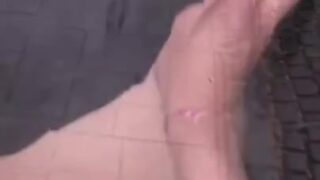 คลิปหลุดสาวแว่น นักศึกษาโดนหนุ่มชวนมาจับเย็ดเอาท์ดอร์คาชุด แล้วเอาควยให้อม ชักรัวๆจนน้ำแตกคาปาก